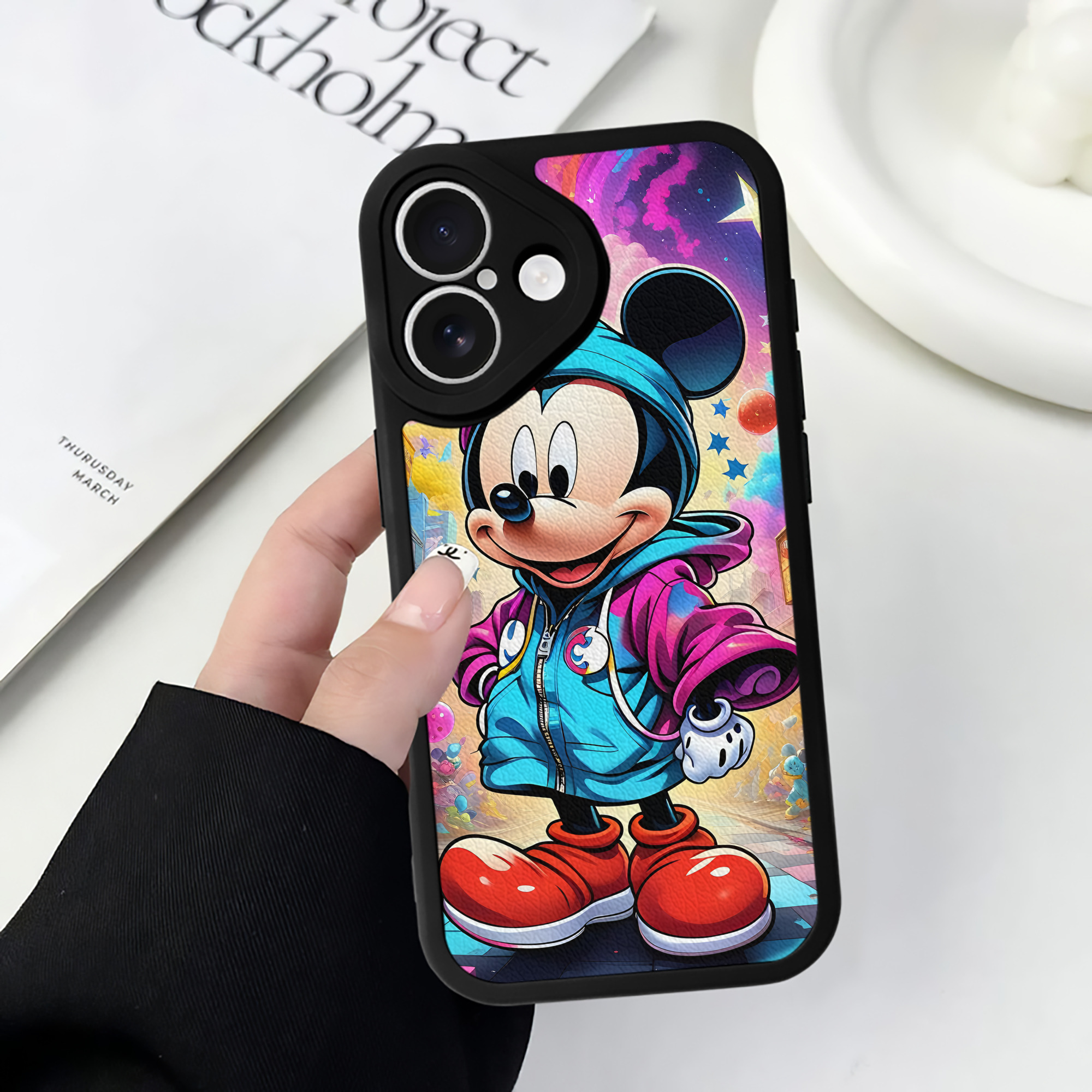 （画像用） ミッキーマウス Mickey Mouse 【iPhone 16シリーズ対応】シリコンスマホケース（レザー調） 材質：シリコン